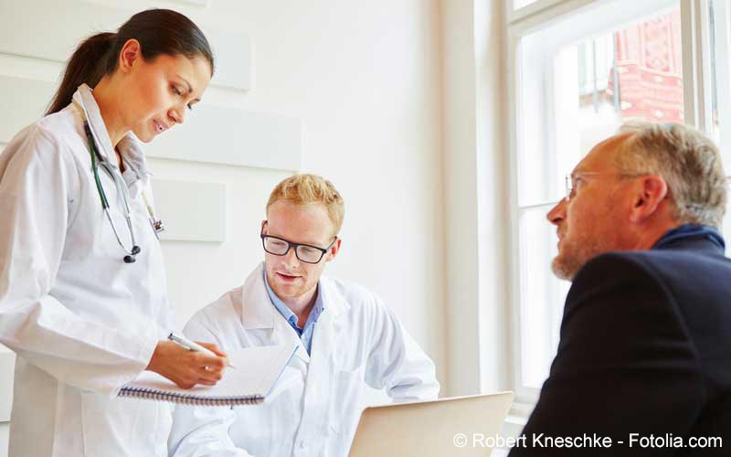 Besprechung Patient mit Aerzten Besprechung Patient mit Aerzten